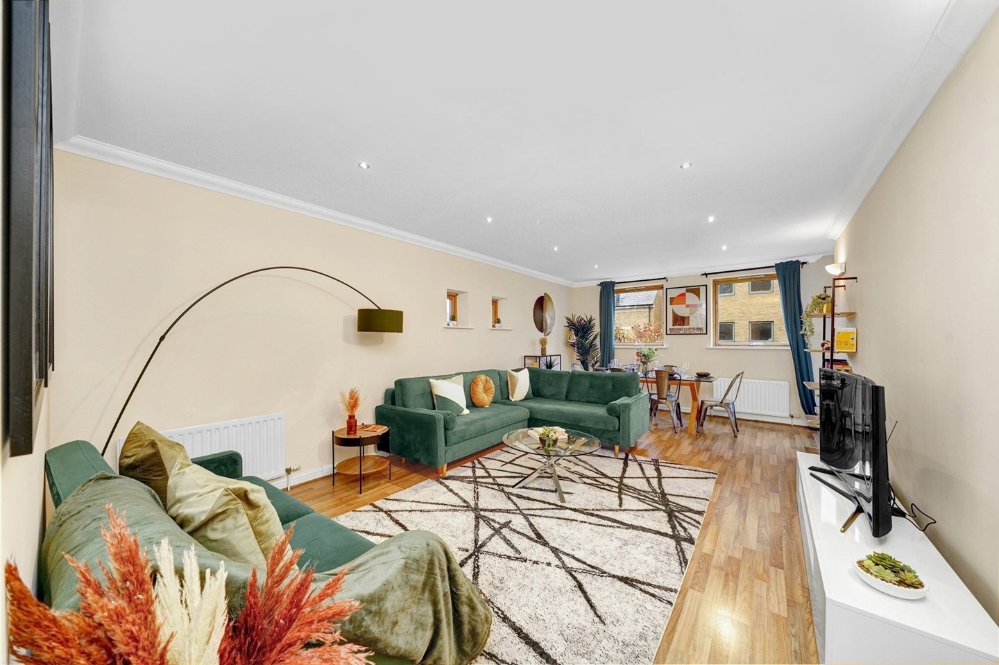 Flat Maritime Quay in Greater London