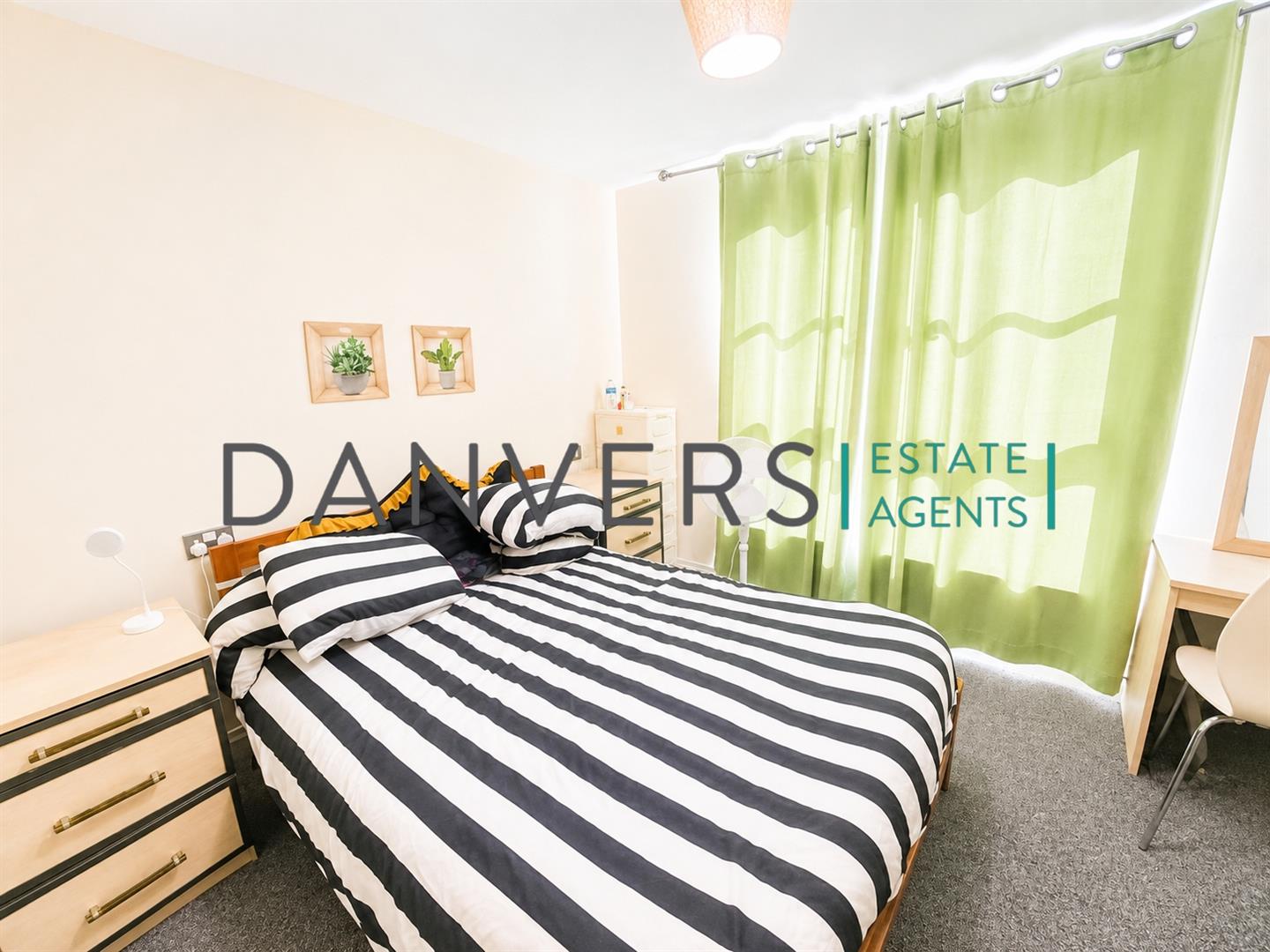 Flat Watkin Road in Leicester