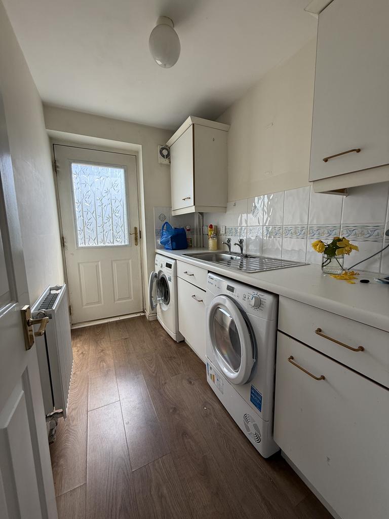 House Chamberlayne Avenue in Greater London
