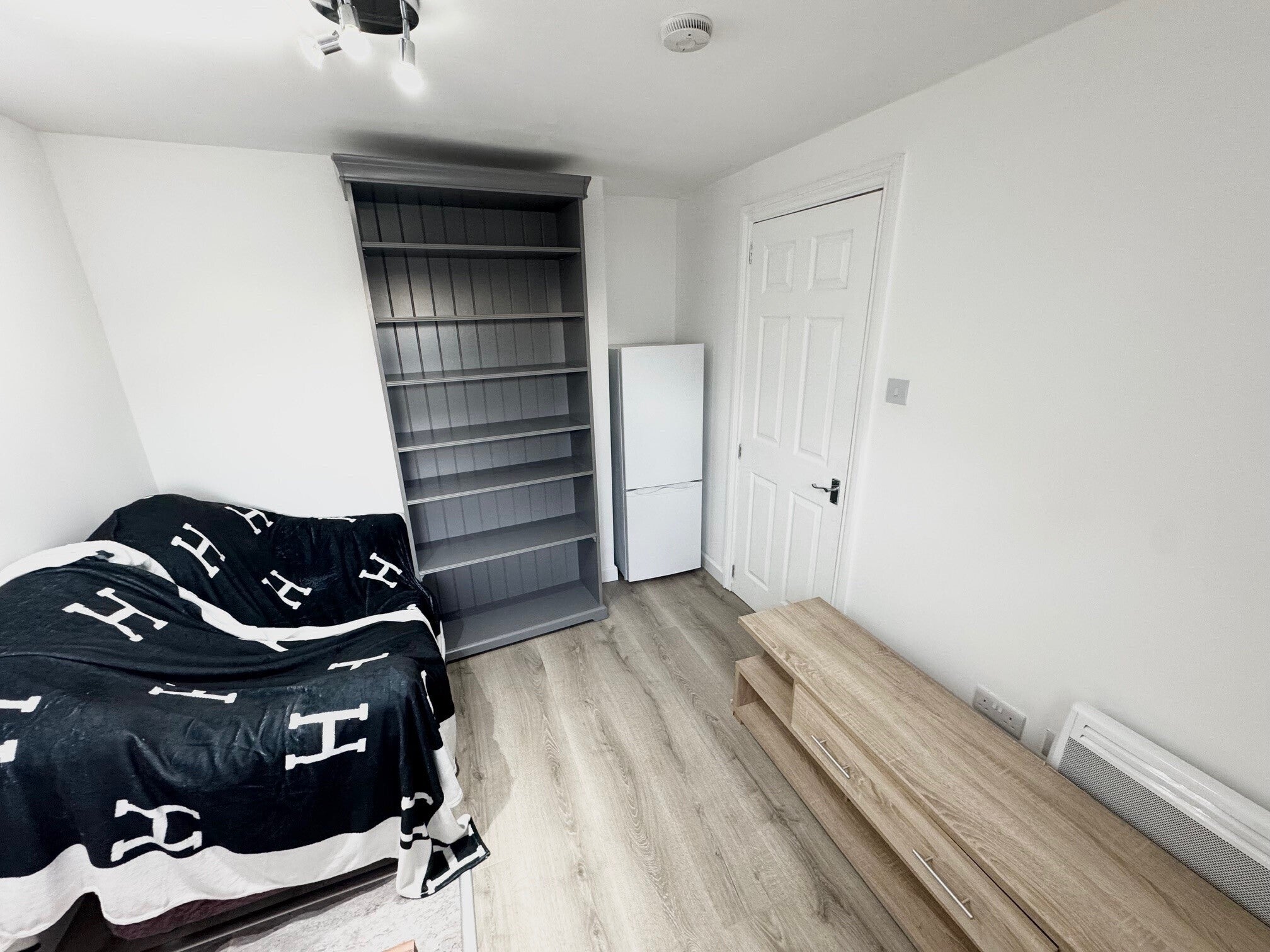 Flat Holbrook Road in Rugby
