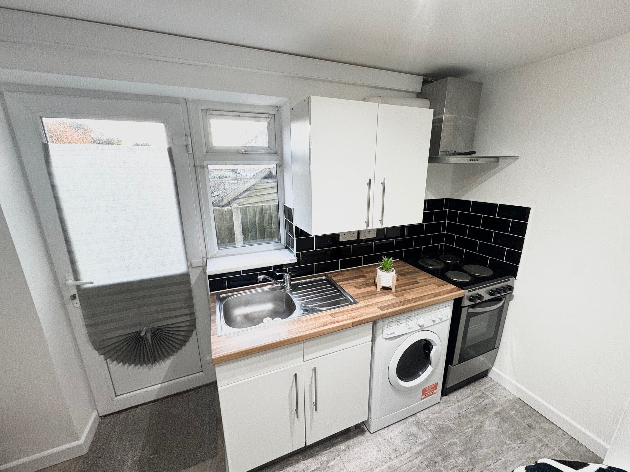 Flat Holbrook Road in Rugby