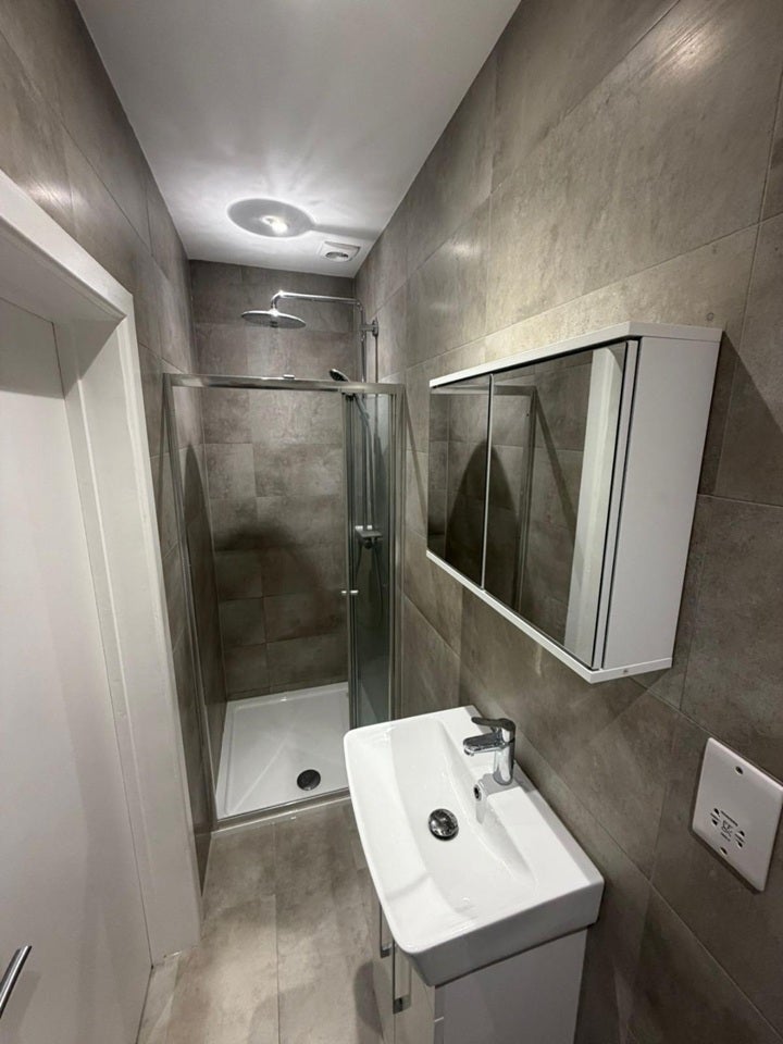 Room Eton Avenue in Greater London