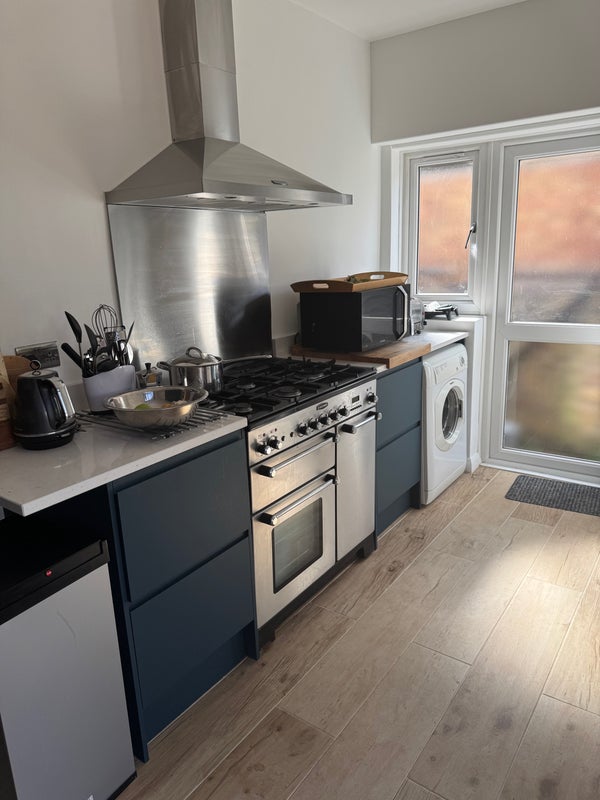 Room Steventon Road in Greater London