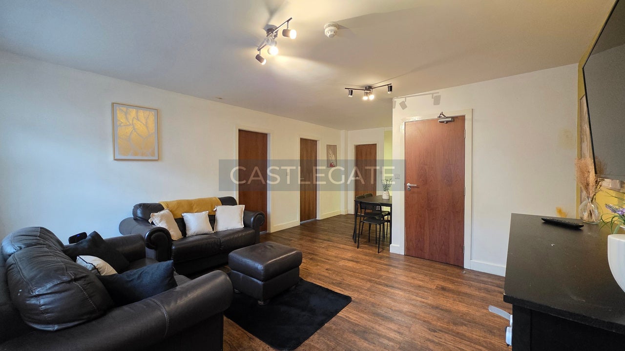 Flat New Street in Kirklees