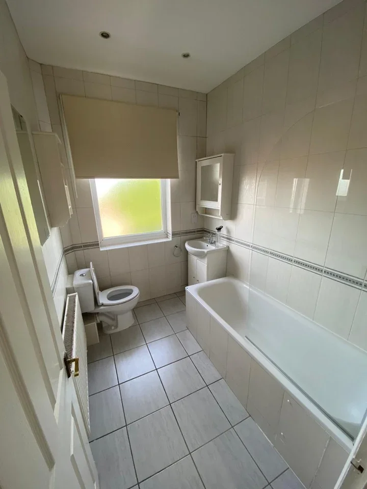 Room Grange Road in Greater London