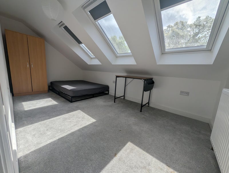Room Undershaw Road in Greater London