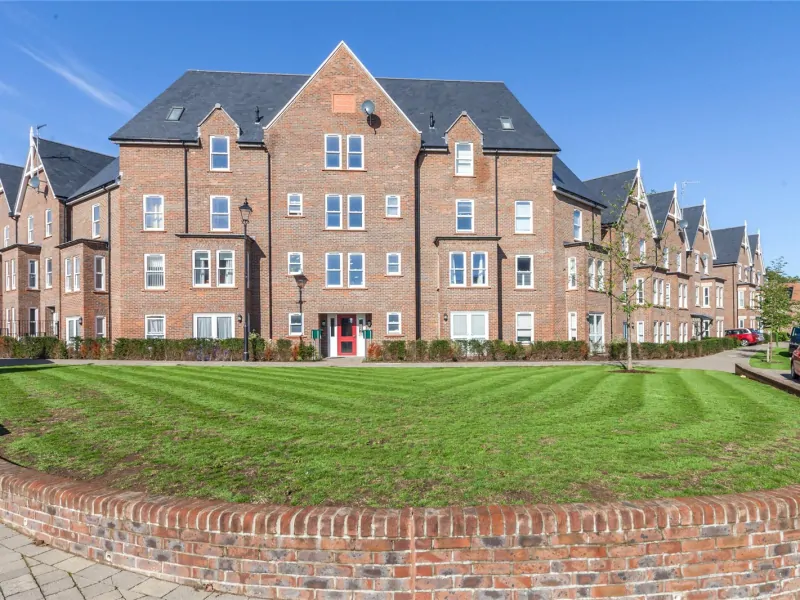Flat Wyvern Way in Mid Sussex