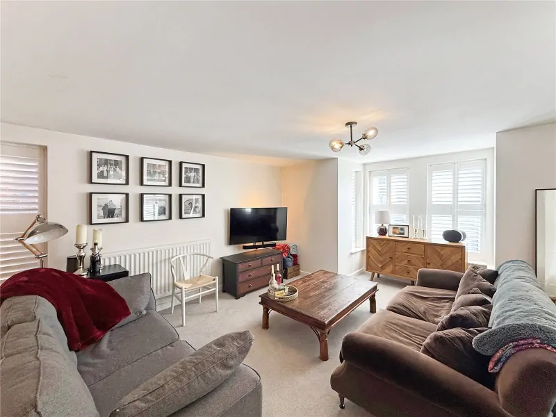 Flat Wyvern Way in Mid Sussex
