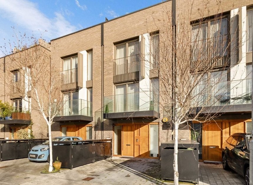 House Bourke Close in Greater London