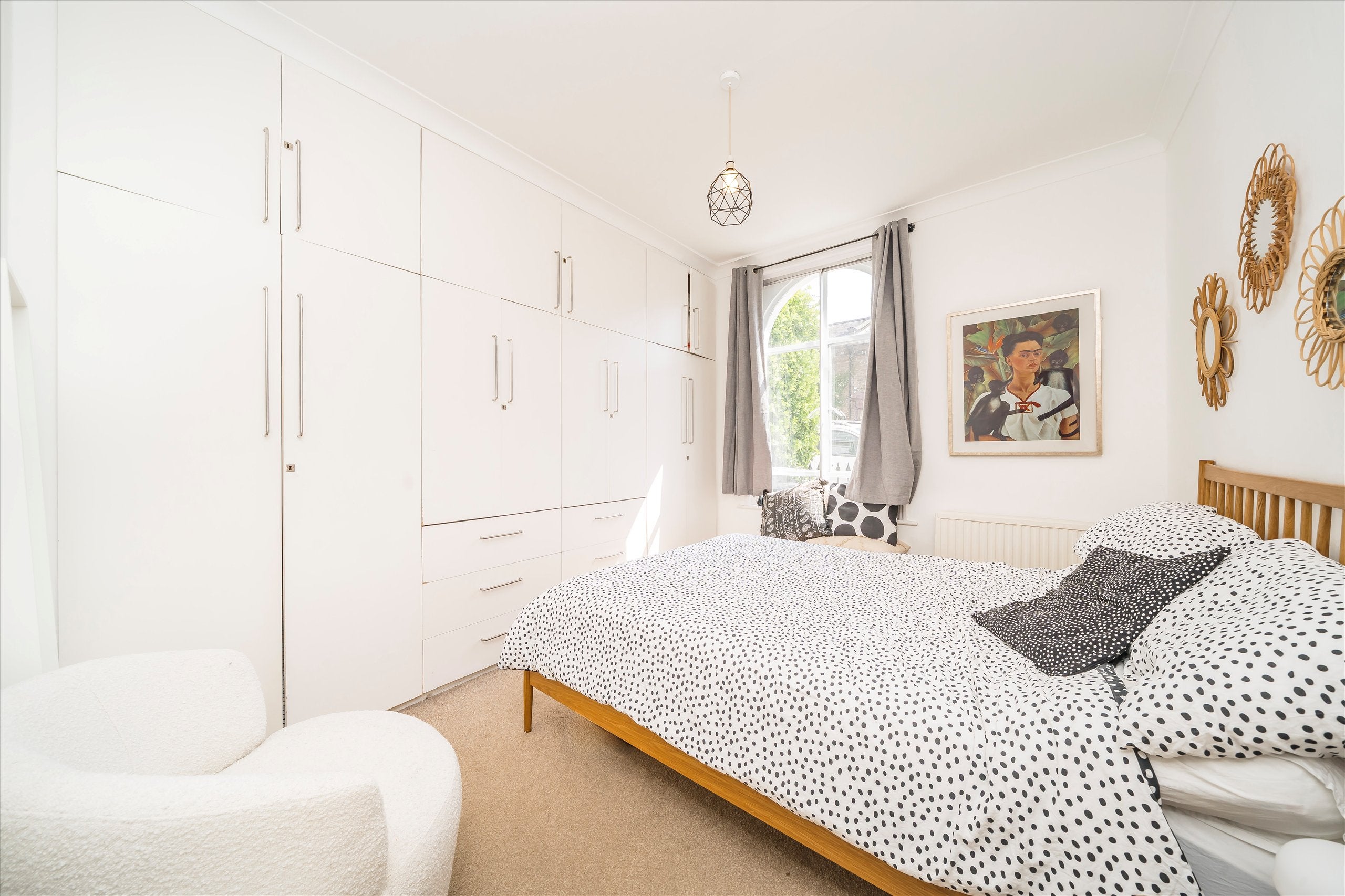 Flat Black Lion Lane in Greater London