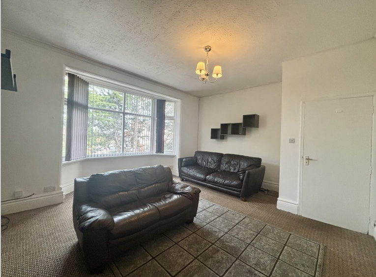 Flat Yardley Wood Road in Birmingham
