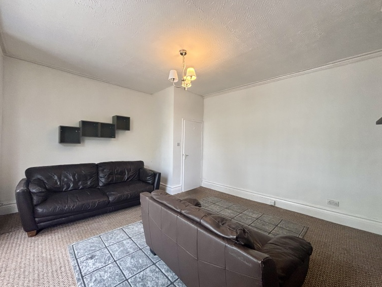 Flat Yardley Wood Road in Birmingham