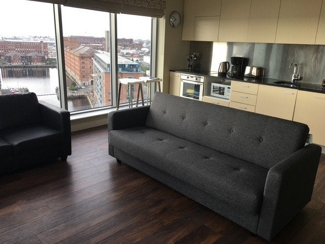 Flat William Jessop Way in Liverpool