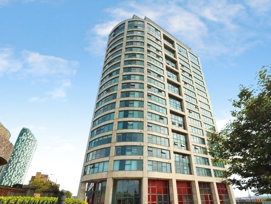 Flat William Jessop Way in Liverpool