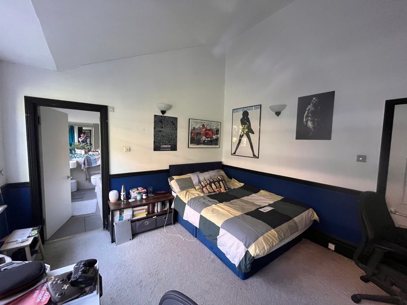 Flat Devonshire Court in Greater London