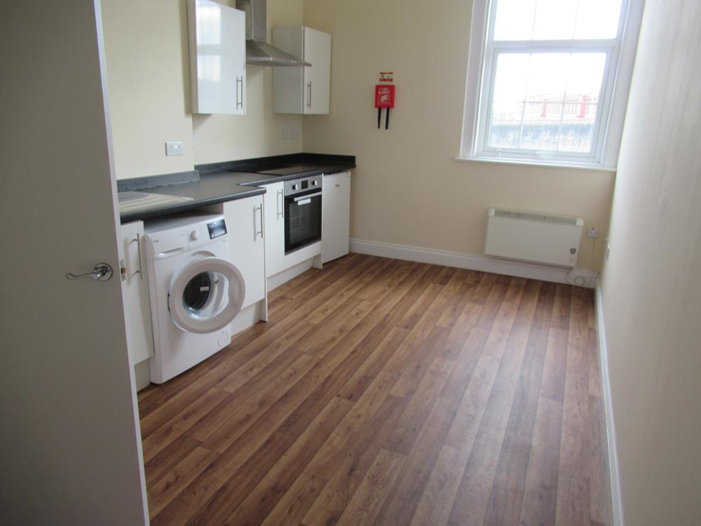 Flat Midland Road in Bedford