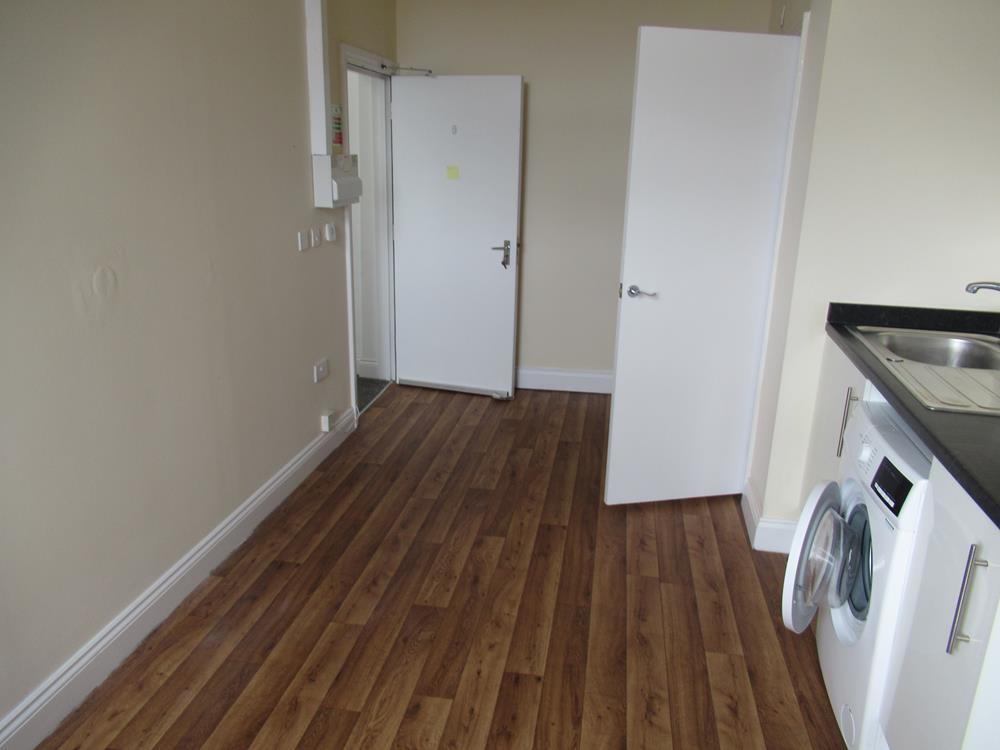 Flat Midland Road in Bedford