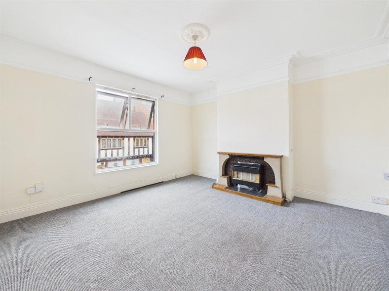 Flat Far Gosford Street in Coventry