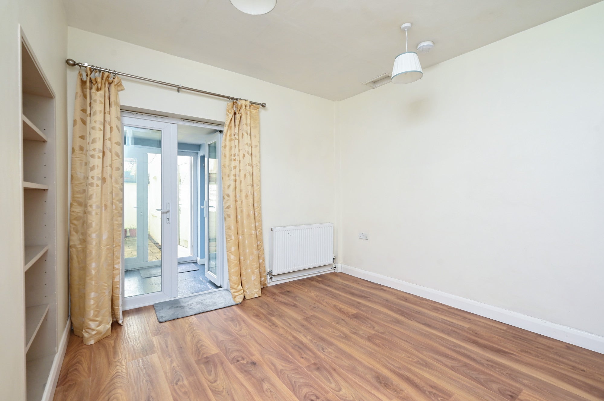 Flat Crimea Road in Rushmoor