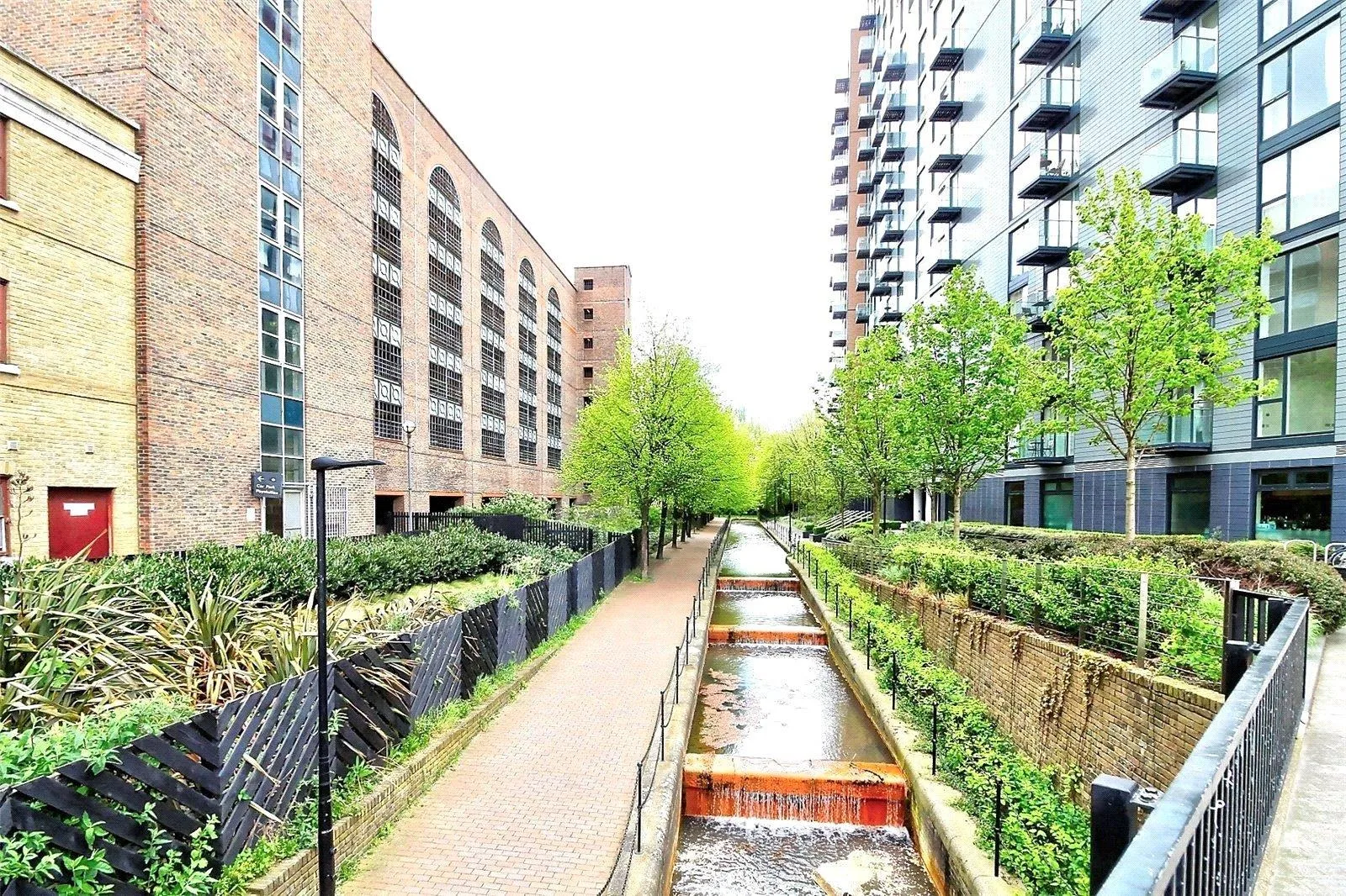 Flat Reardon Street in Greater London