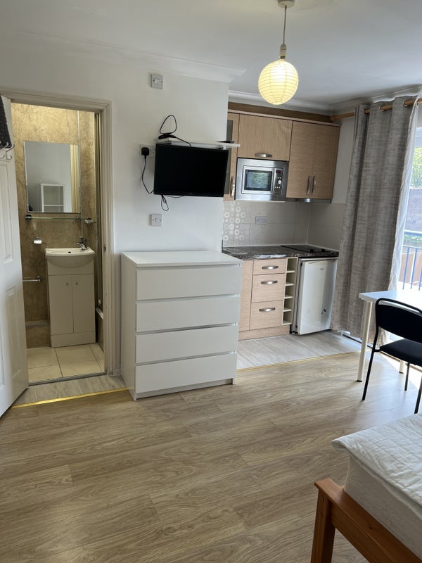 Room St. Lawrence Street in Greater London