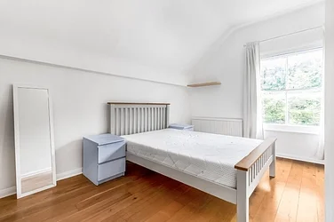 Flat Langdon Park Road in Greater London