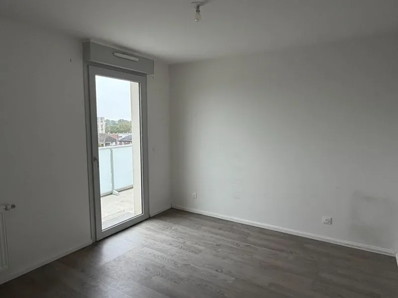 Flat Rue Serge Vezier in Saint-Aubin-lès-Elbeuf