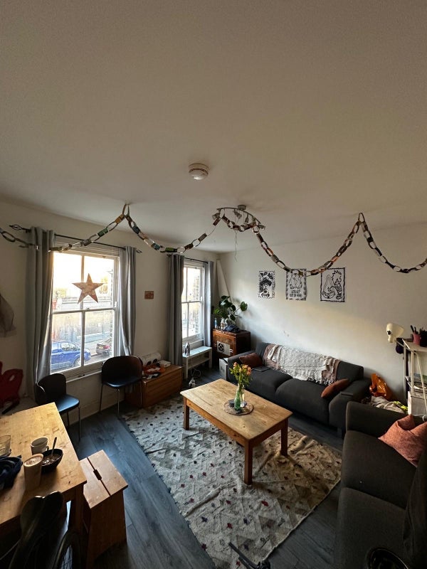 Room Bethnal Green Road in Greater London