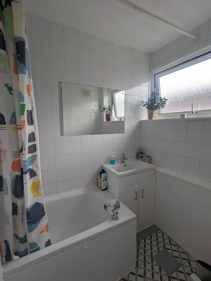 Room Brown Close in Upton