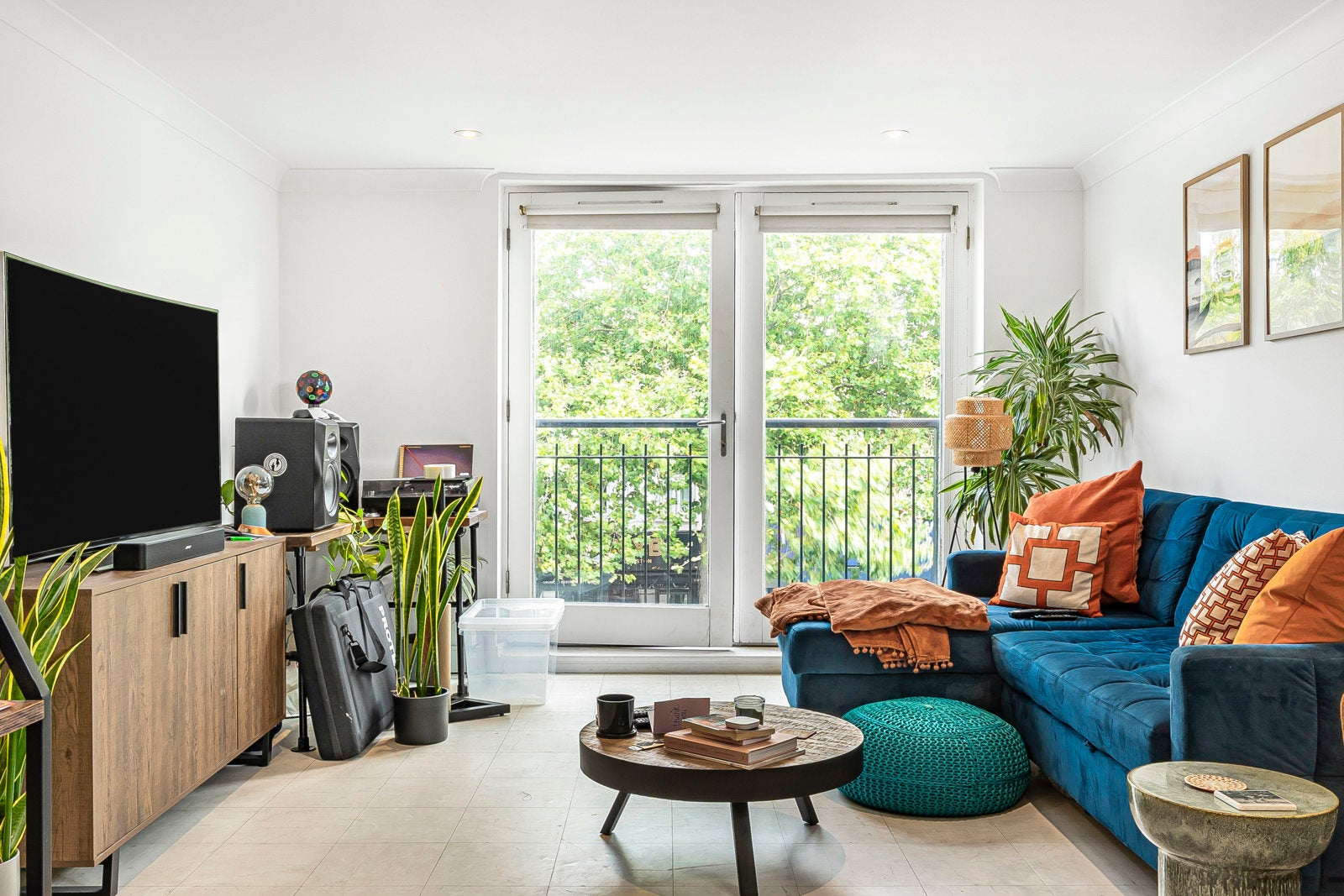 Flat Kingsland Road in Greater London
