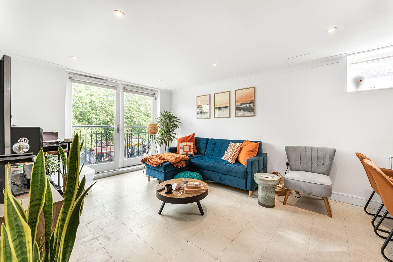 Flat Kingsland Road in Greater London