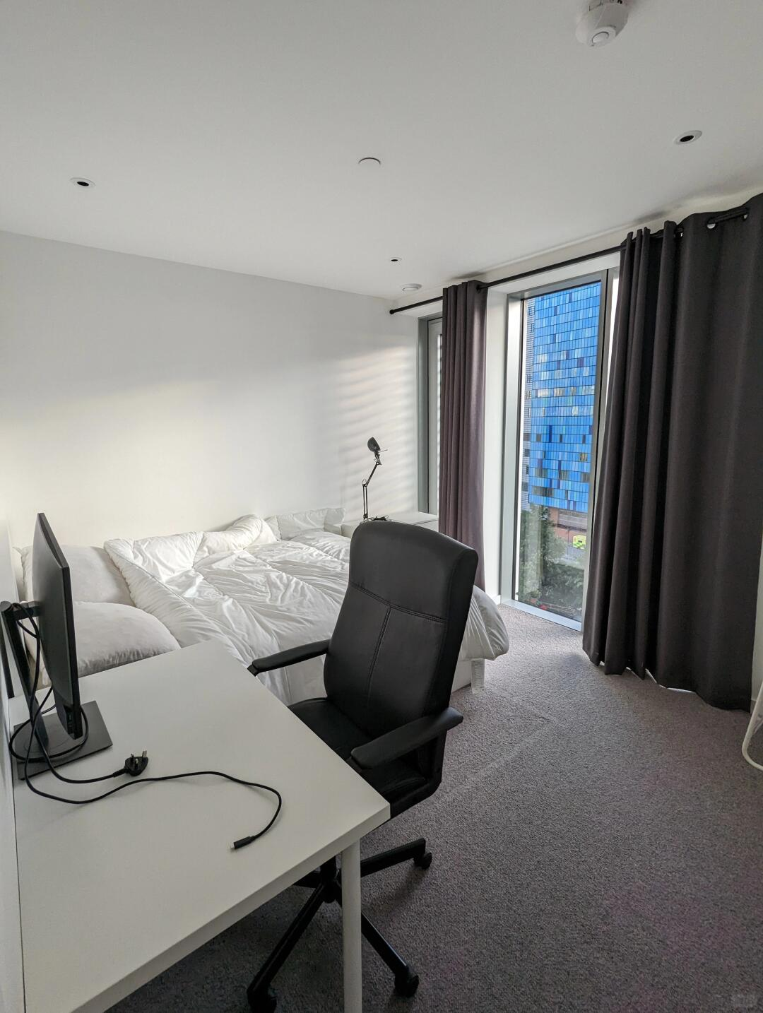 Flat Raven Row in Greater London