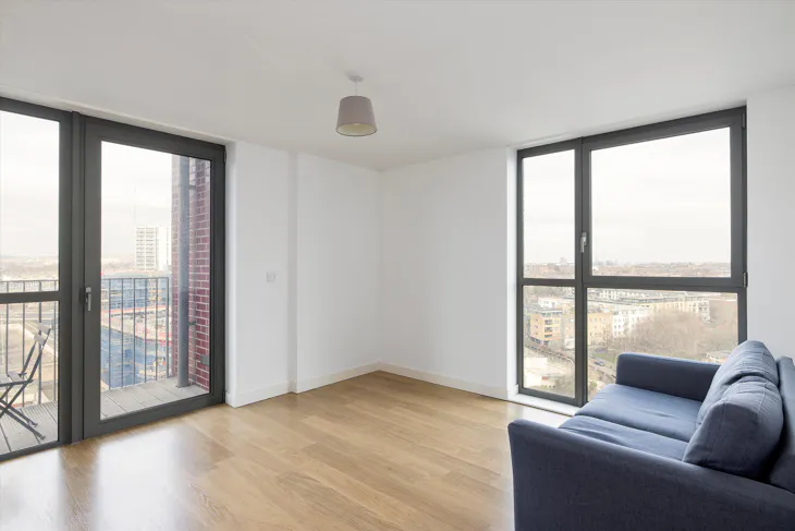 Flat Beaconsfield Street in Greater London