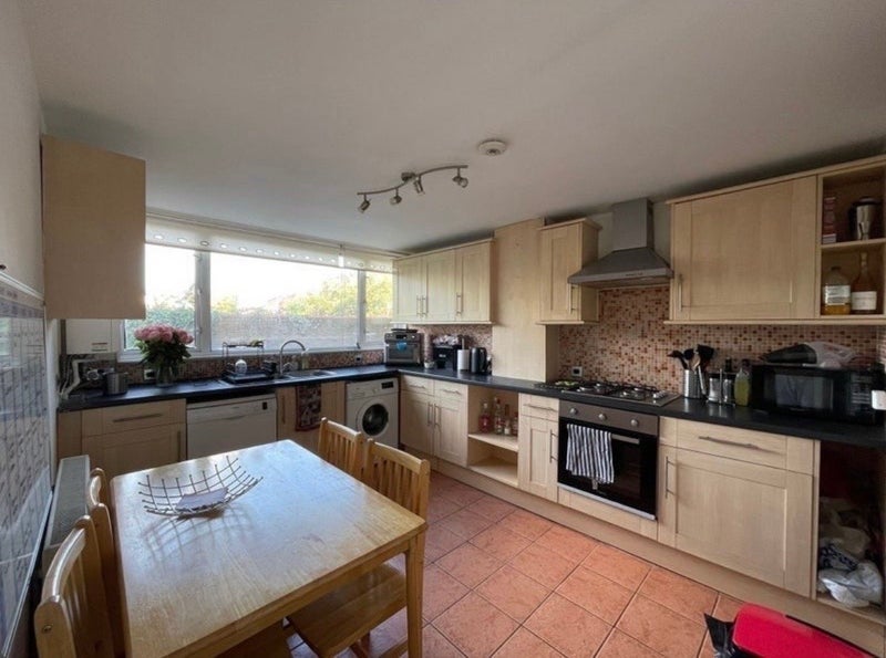 Room Ida Road in Greater London