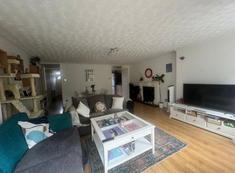 Room Ida Road in Greater London