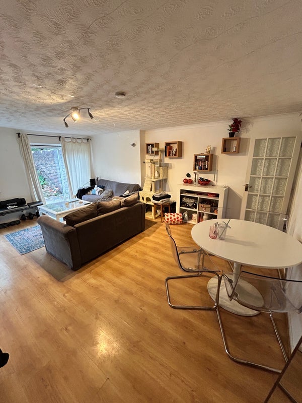 Room Ida Road in Greater London