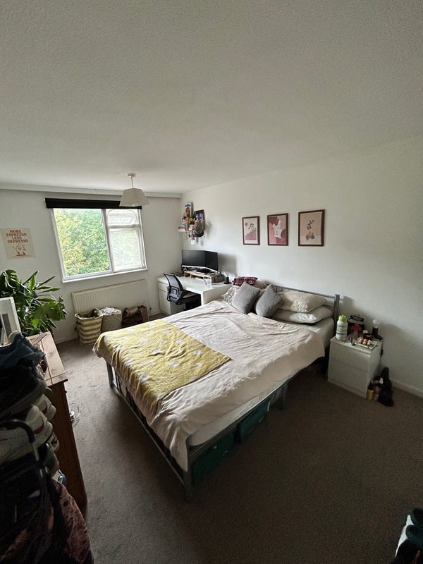 Room Ida Road in Greater London