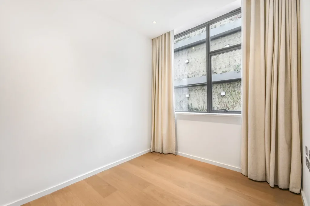 Flat Long Street in Greater London