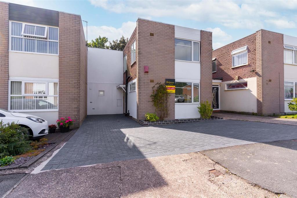 Flat Bideford Drive in Birmingham