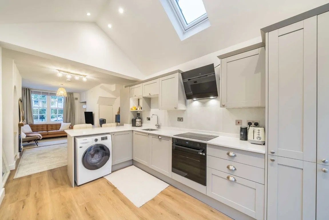 House Derinton Road in Greater London
