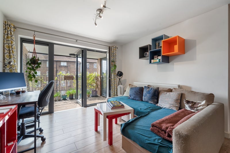 Room Crawshay Road in Greater London