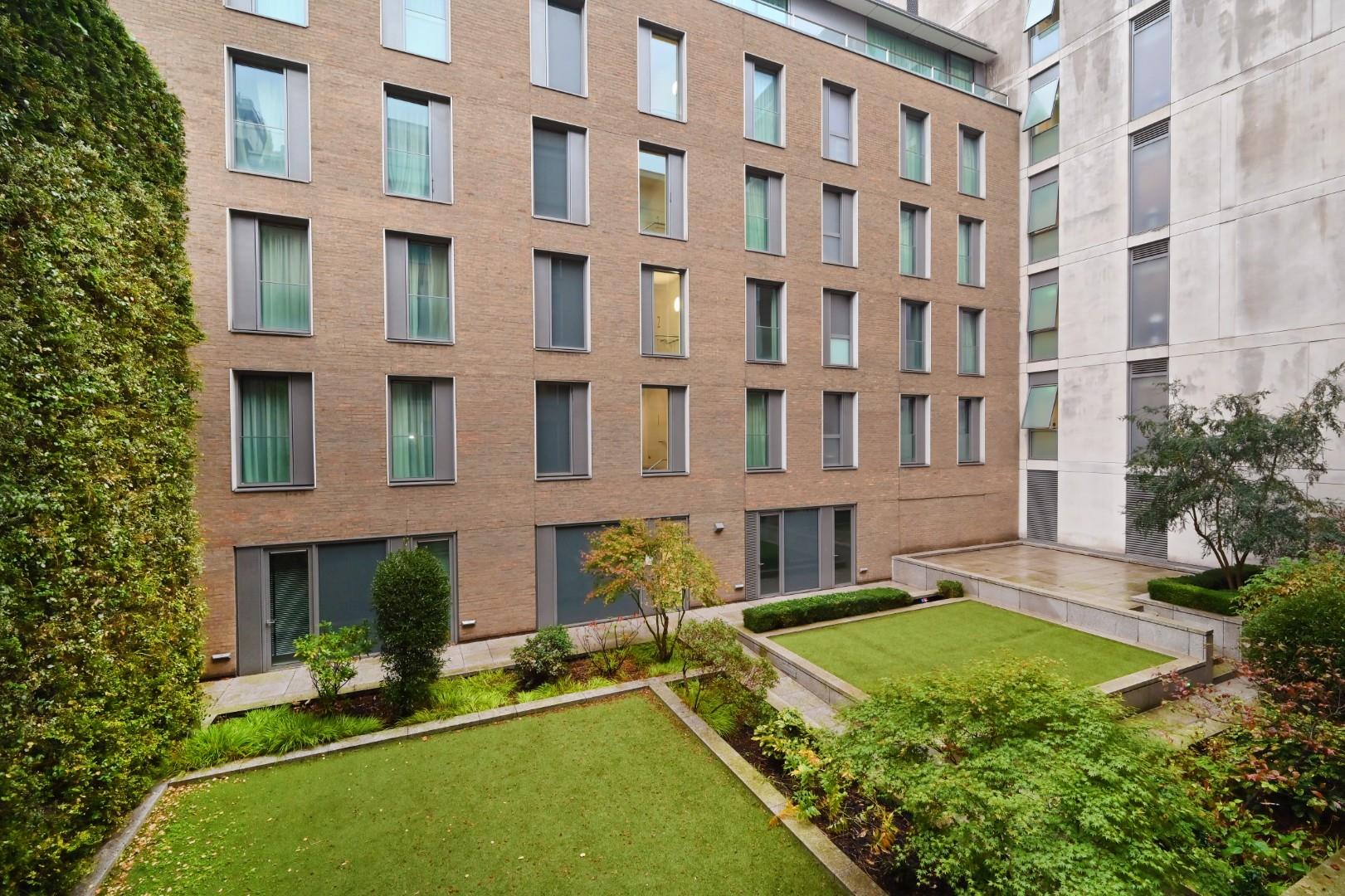 Flat Portman Close in London