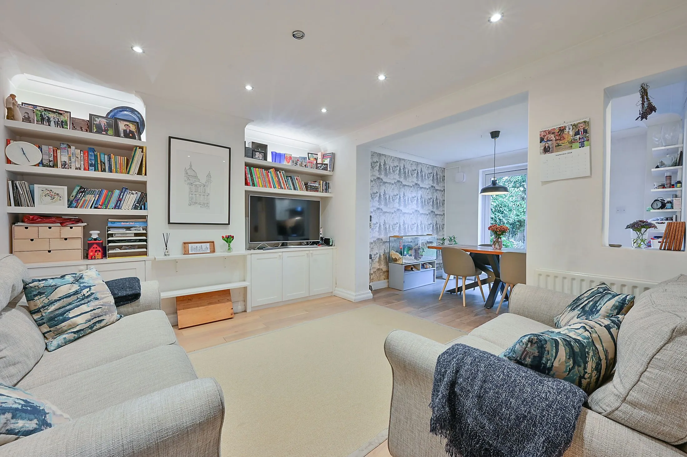 Flat Cedar Grove in Greater London