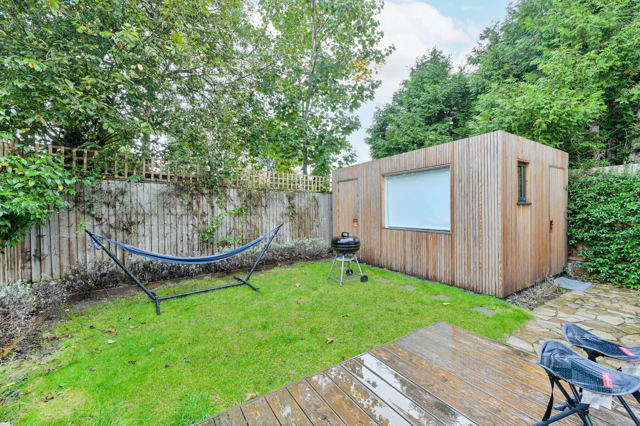 Flat Cedar Grove in Greater London