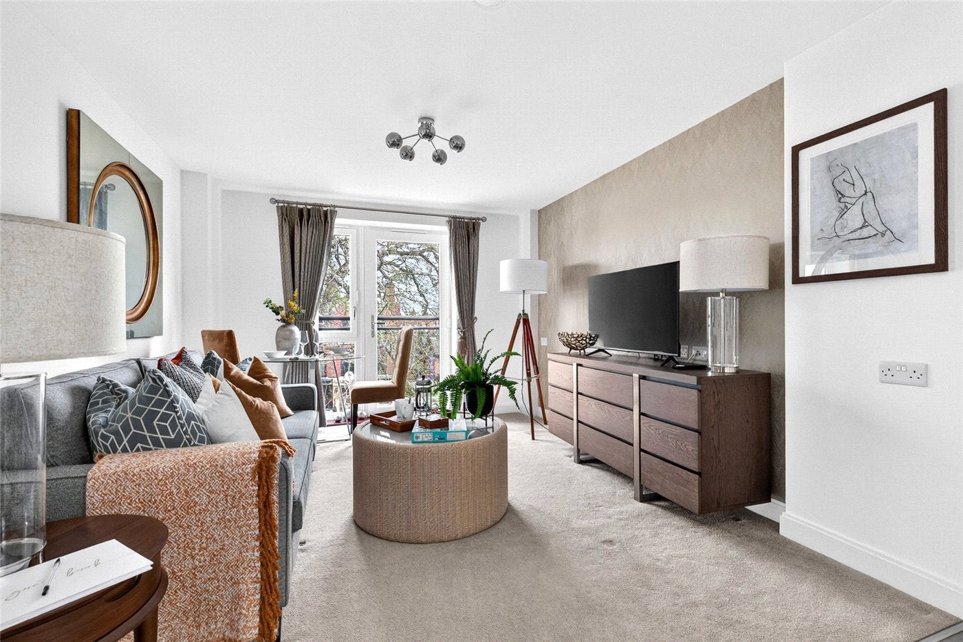 Flat Queens Road in Elmbridge