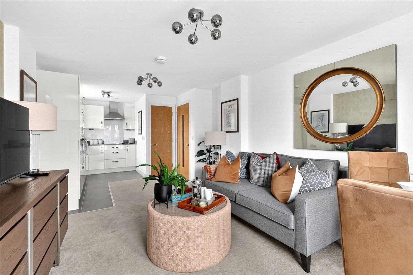 Flat Queens Road in Elmbridge