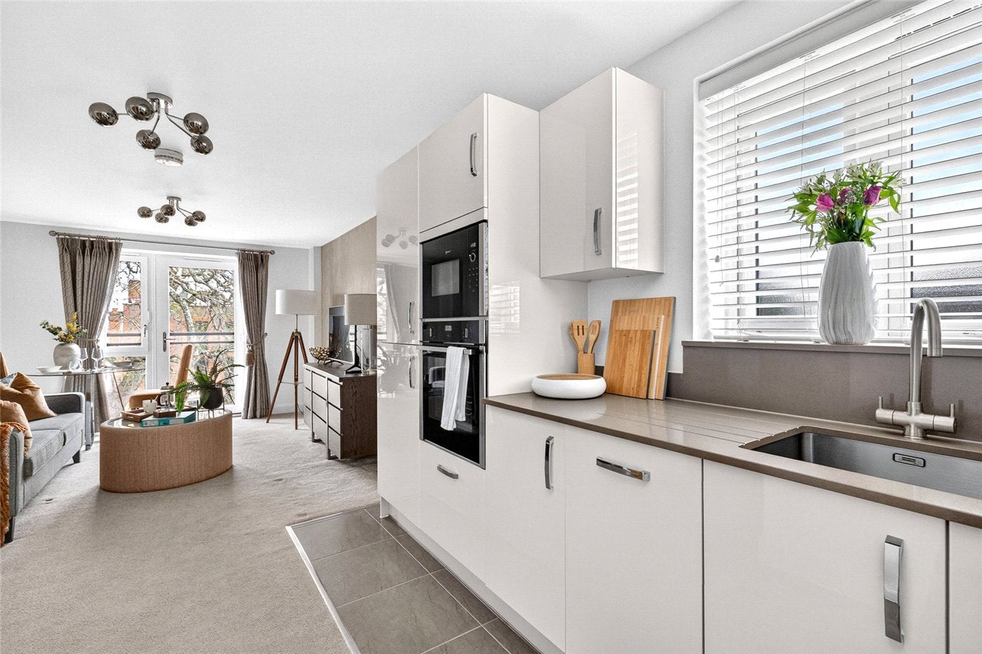 Flat Queens Road in Elmbridge