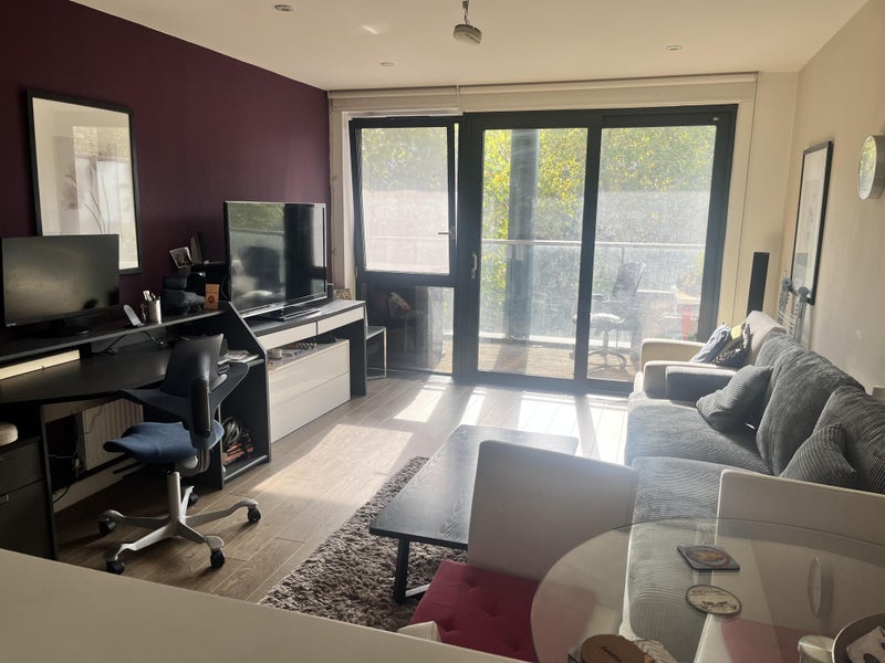 Room Upper North Street in Greater London