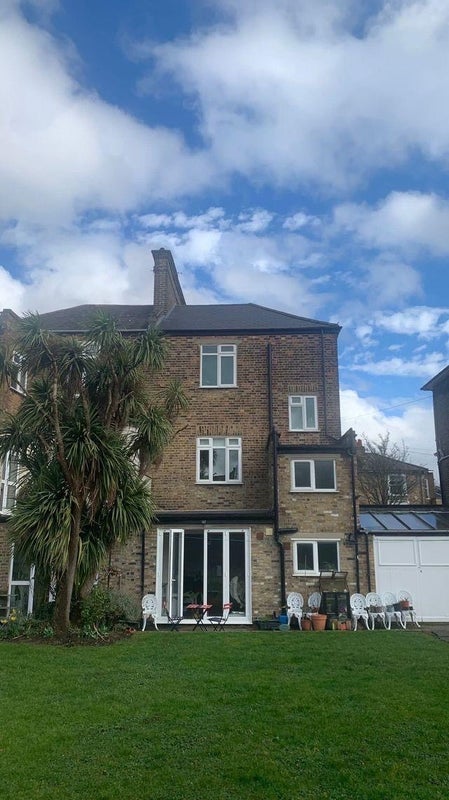 Room De Beauvoir Road in Greater London