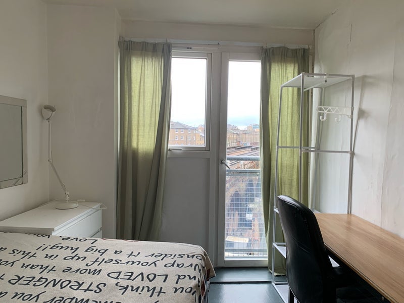 Room Medlar Street in Greater London